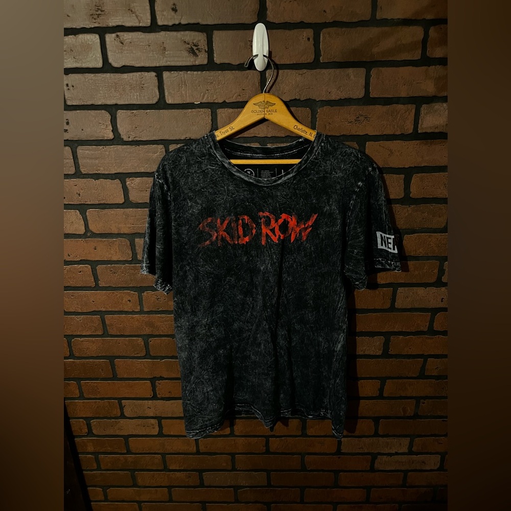 Neff Skid Row Large T-Shirt.
